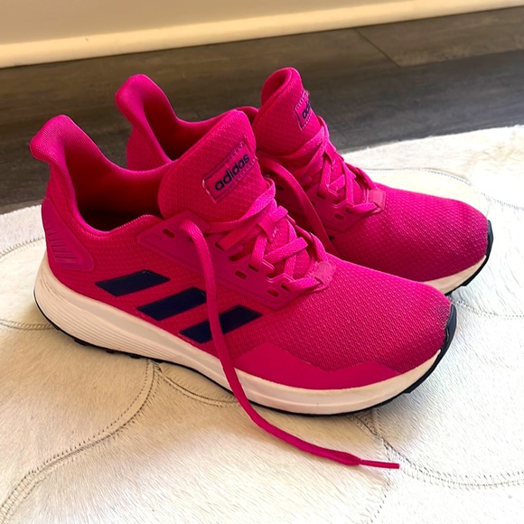 adidas Shoes - Adidas tennis shoes